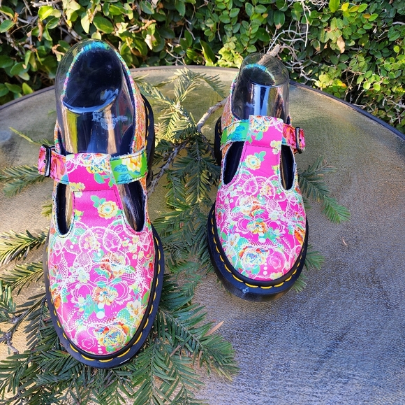 Dr. Martens Polley Daze - Picture 2 of 7